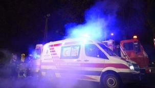 İşçi servisi otomobille çarpıştı