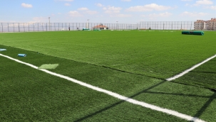 Kazım Karabekir ilçesi futbol sahası çalışmaları devam ediyor