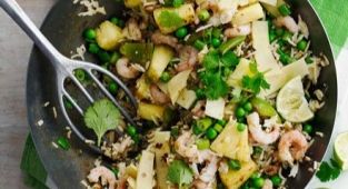 Thai fried prawn & pineapple rice
