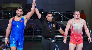 KMÜ mezunu güreşçiler başarıya doymuyor