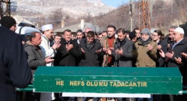 Şehit Öğretmen Ali Yıldız’ın annesi Ayşe Yıldız Son Yolculuğuna Uğurlandı