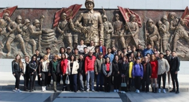 KMÜ öğrencileri Çanakkale Şehitliği'ni ziyaret etti