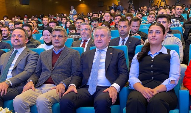 Bakan Bak: Gençlik merkezlerimizin sayısı 510'ların üzerinde