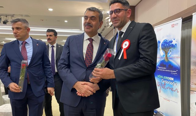 Bakan Tekin, öğretmenlerle Anıtkabir'i ziyaret etti