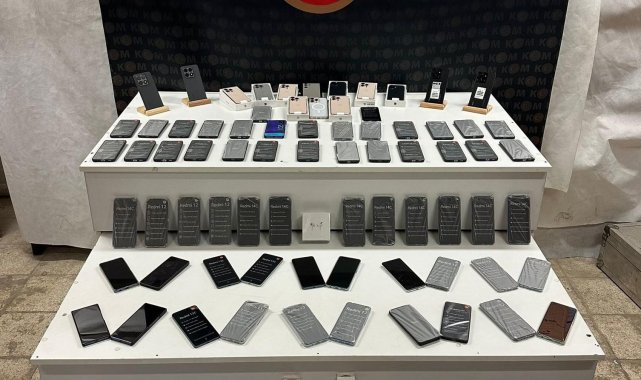 Eskişehir'de 80 kaçak akıllı cep telefonu ele geçirildi