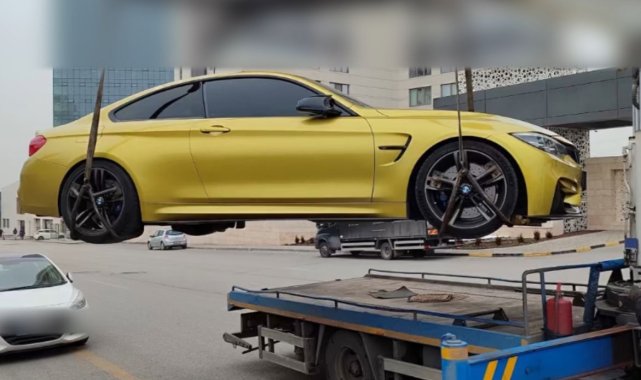 Otomobiliyle çevreye rahatsızlık verdiği anlar kamerada; ehliyetine el konuldu, 32 bin TL ceza kesildi