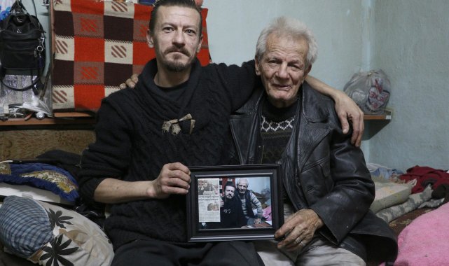 Görme engelli oğlunun bakımı için ev maketleri yapan babaya yardım yağdı