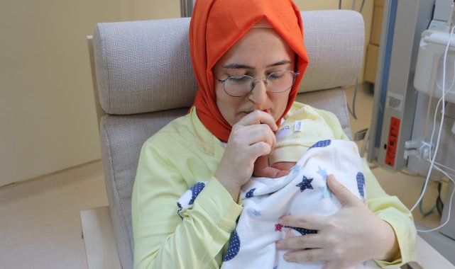 Prematüre bebeklere yoğun bakımda 'Ten tene temas' ile koruma