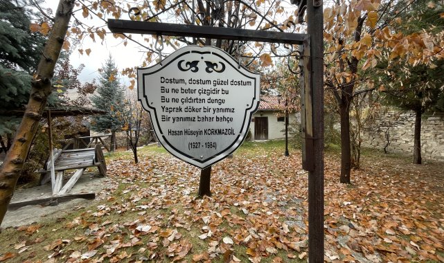 Şair Korkmazgil'in anı evi 'Yaprak döker bir yanımız' dizelerini yansıtıyor