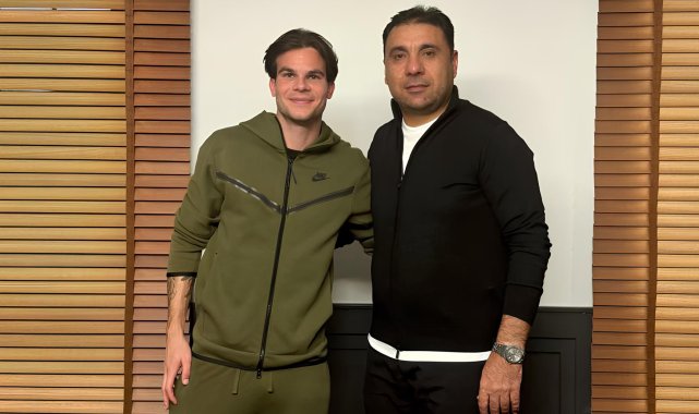 Sivasspor, Charisis ile 3 yıllığına yeni anlaştı