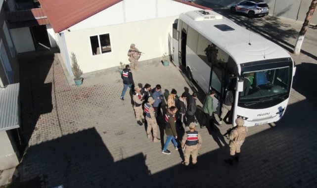 Son 2 haftada 49 göçmen kaçakçılığı organizatörü tutuklandı