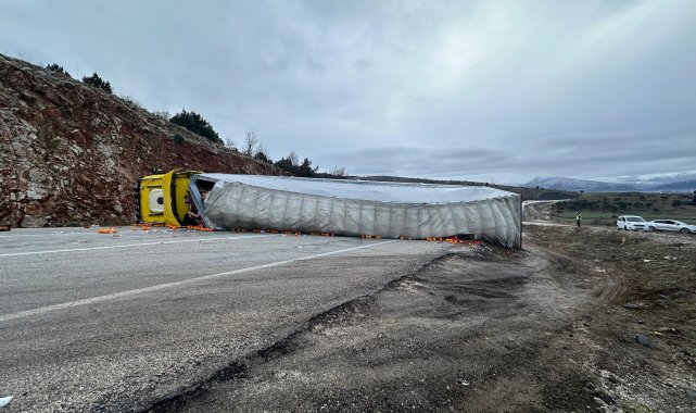 TIR devrildi: 1 yaralı