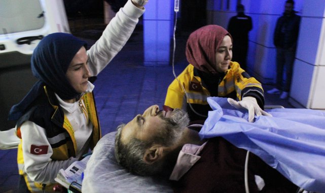 Torunu ile tartışan kişileri ayırmak istedi; pompalı tüfekle yaralandı