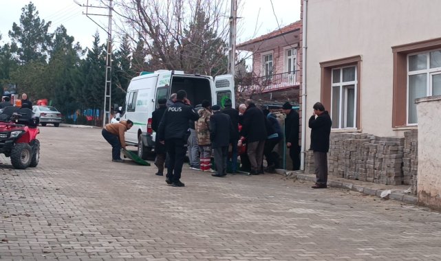 Yalnız yaşadığı evinde sobadan sızan gazdan zehirlenerek öldü