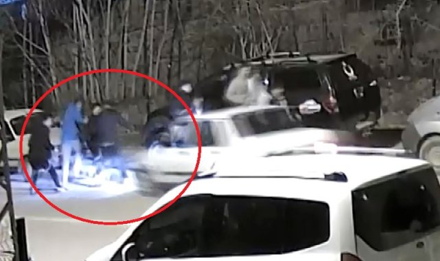 Beypazarı'nda otomobil öğrencilere çarptı; 2 yaralı