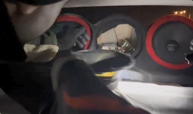 Kayseri'de otomobilin bölmelerinde uyuşturucu hap ele geçirildi