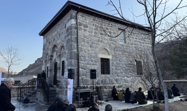 Restorasyonu tamamlanan İsfahani Mescidi, yeniden ibadete açıldı