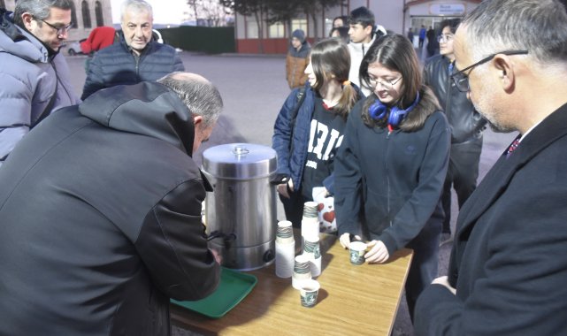 Sivas'ın soğuk havasında öğrencilere 'sıcak' karşılama