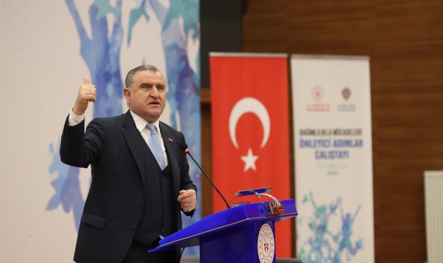 Bakan Bak: Bağımlılıkla mücadelede en önemli husus ailedir
