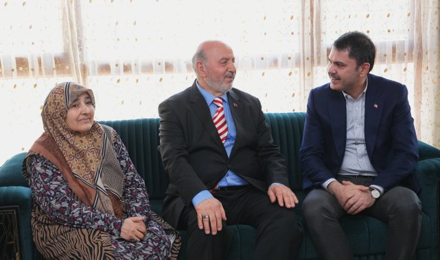Bakan Kurum'dan depremzede Çolak ailesine ziyaret