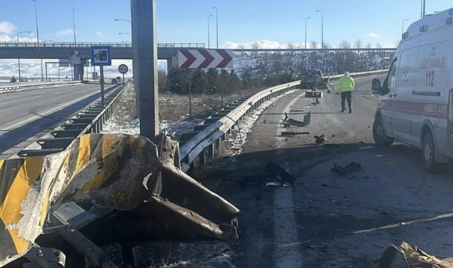 Niğde'de hafif ticari araç, bariyere çarptı: 1 ölü, 2 yaralı