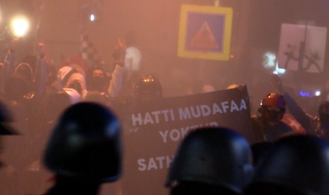 Ankara'da 'İmamoğlu' protestosu; polisten göstericilere TOMA ve biber gazlı müdahale