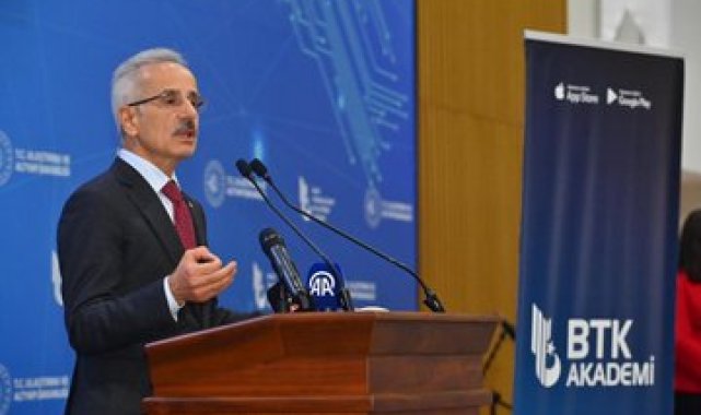 Bakan Uraloğlu: BTK Akademi 2.5 milyon kullanıcıyla, Türkiye'nin en büyük çevrimiçi platformudur