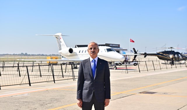 Bakan Uraloğlu: Hava yolunda yolcular talep ve şikayetlerini çevrim içi iletebilecek
