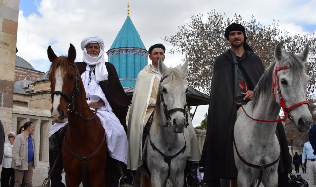 İspanya'dan at sırtında hac yolculuğuna çıkan hacı adayları Konya'ya ulaştı