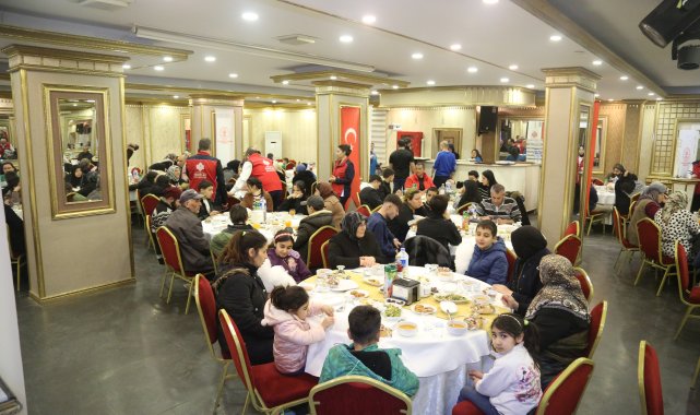 Sivas'ta Vakıflar Bölge Müdürlüğü'nden bin kişiye iftar