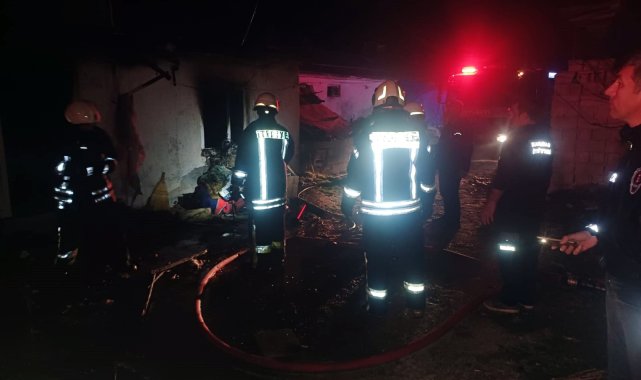 Sobadan sıçrayan kıvılcım, evi yaktı