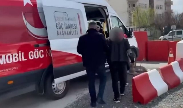 Bakan Yerlikaya: 120 göçmen kaçakçılığı organizatörü ve 519 düzensiz göçmen yakalandı