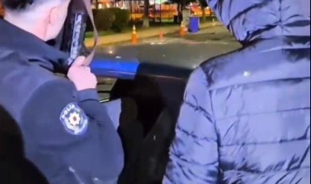 Düğün konvoyunda araçtan havaya ateş açan 2 kişi yakalandı
