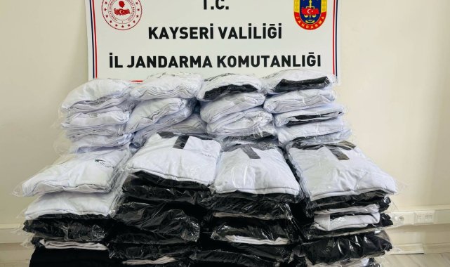 Kayseri'de 320 bin TL'lik sahte lisanslı tişört ele geçirildi