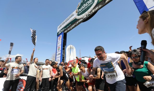 Niğde'de 518 sporcu, kahraman şehit için koştu