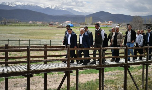 Vali Çiçek ve Başkan Büyükkılıç, Sultan Sazlığı'nda incelemelerde bulundu