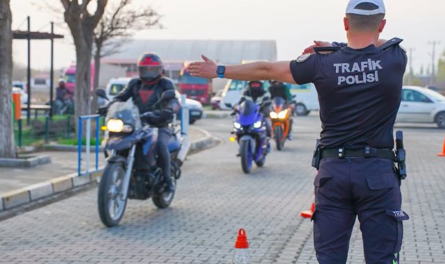Kask takmayan 475 bin 976 motosiklet sürücüsüne işlem yapıldı