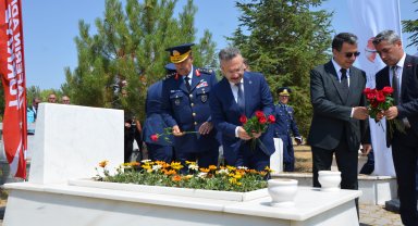 15 Temmuz şehidi polis memuru Dalgıç, mezarı başında anıldı