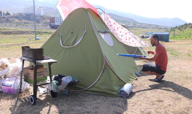 2 bin 200 metre yükseklikteki yaylada çadır tatili