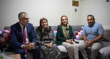 Bakan Işıkhan'dan 15 Temmuz şehidinin ailesine ziyaret