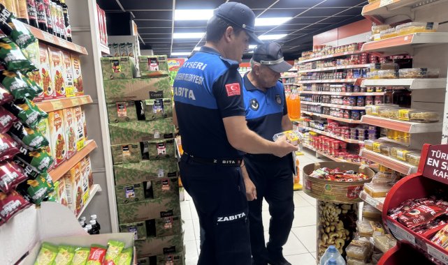Büyükşehir Belediyesi zabıta ekipleri, marketlerde denetim gerçekleştirdi