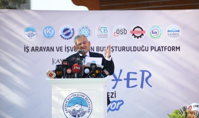 Büyükşehir Belediyesi'nin Kariyer Merkezi'nden 6 ayda bin 500 kişiye istihdam