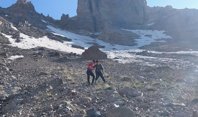Erciyes'te mahsur kalan dağcı kurtarıldı