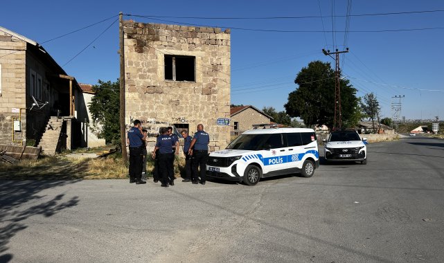 Kayseri'de iki grup arasındaki bıçaklı kavga kamerada: 4 yaralı