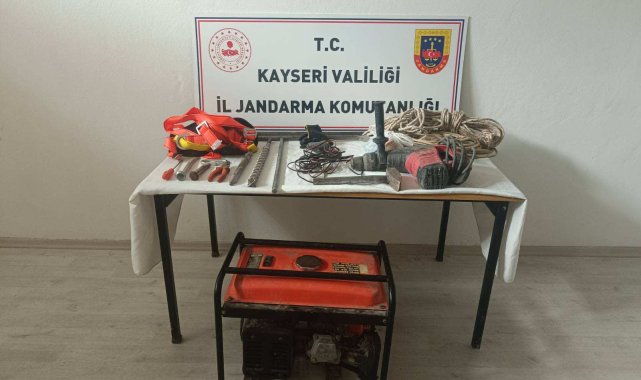 Kayseri'de kaçak kazıya 3 gözaltı