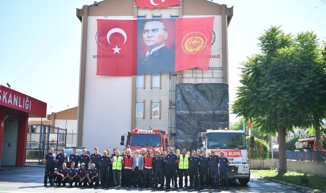 Manisa ve İzmir'deki yangınlara müdahale eden itfaiyeciler, kente döndü