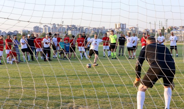 Şehit Ömer Halisdemir anısına Masterler Futbol Turnuvası düzenlendi