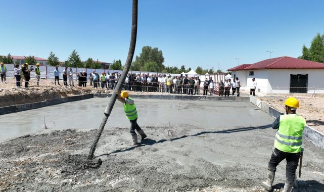 Sıcak Çermik Kaplıcası'nda açık havuz projesinin temeli atıldı