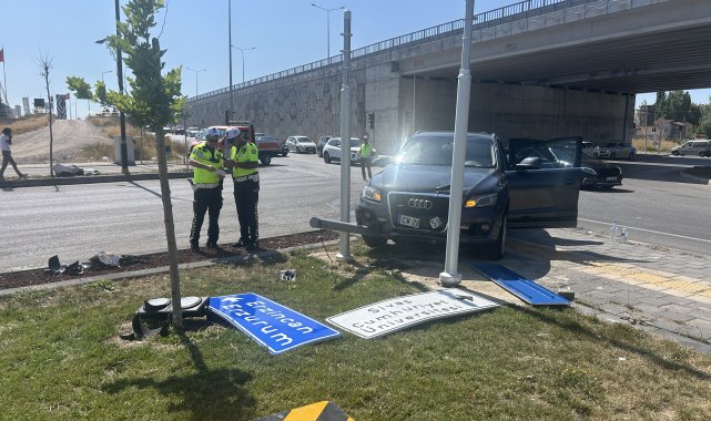 Sivas'ta cip ile otomobil çarpıştı: 4 yaralı