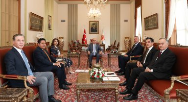 TBMM Başkanı Kurtulmuş, siyasi partilerin grup başkanvekillerini kabul etti